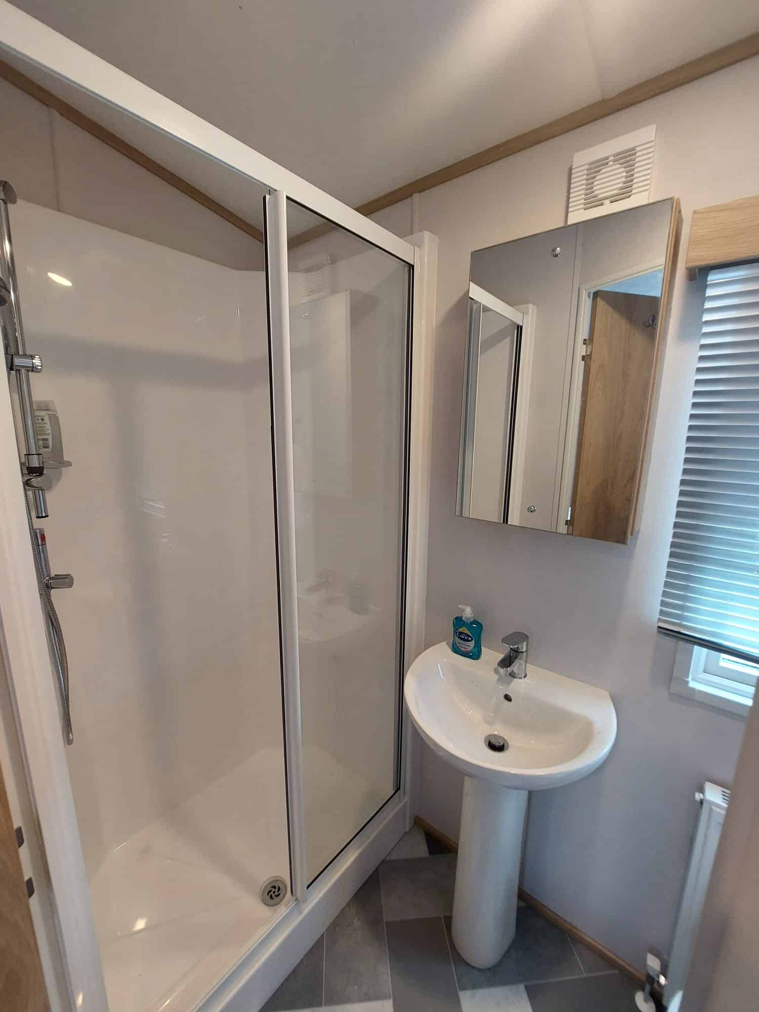 WhatsApp Image 2025-04-24 at 12.54.02_8867e746