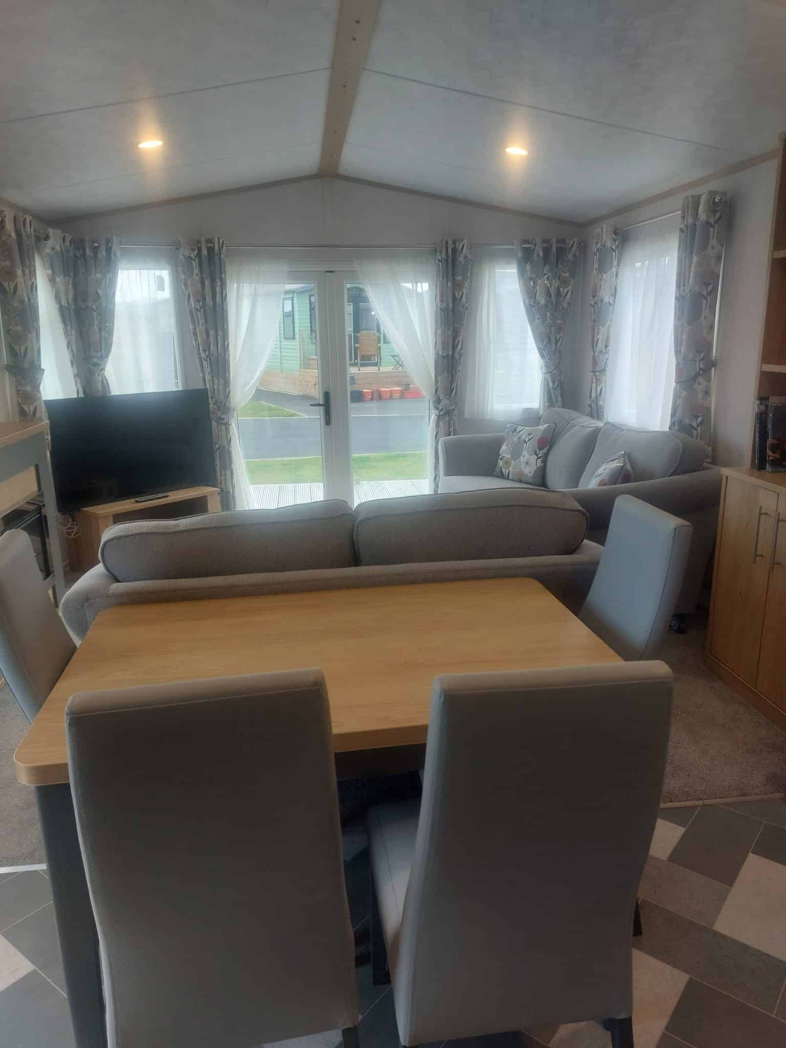 WhatsApp Image 2025-04-24 at 12.54.03_4fcbc2ad