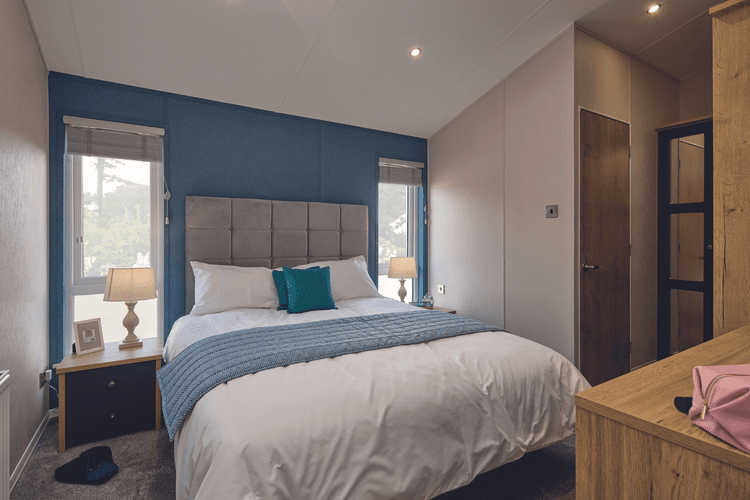 medium_New_Holland_Room_Feature_4_38b6b0876e