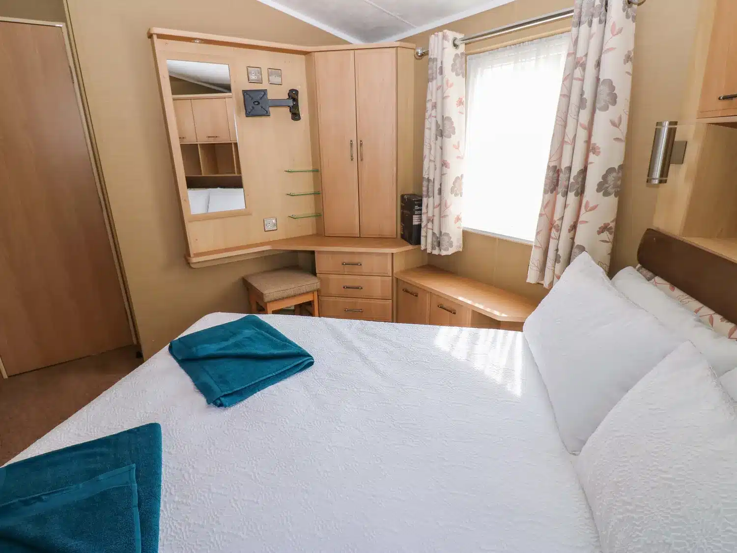 sc_1749739749_1177745_18