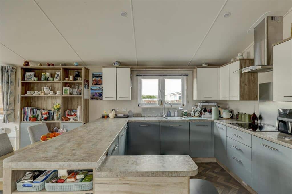 249476_34416020_IMG_06_0000